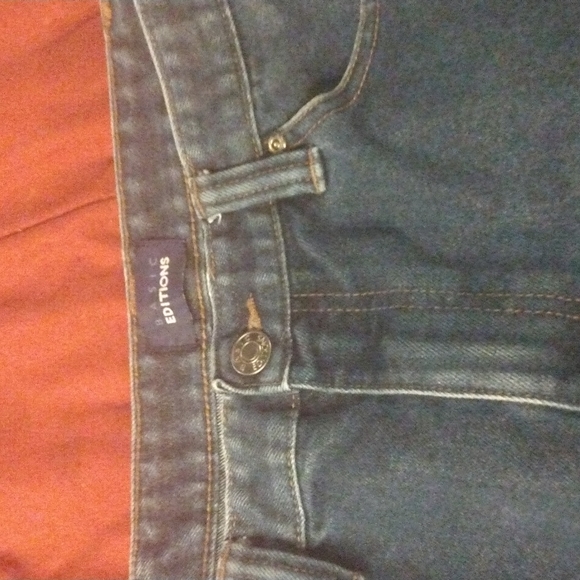 Basic editions - Picture 1 of 2